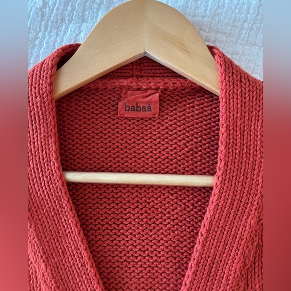 Babaa Cardigan No16 in Pimenton Dulce - Picture 2 of 4